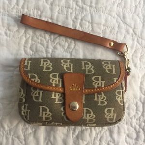 Dooney & Bourke Wristlet. Only used a couple times